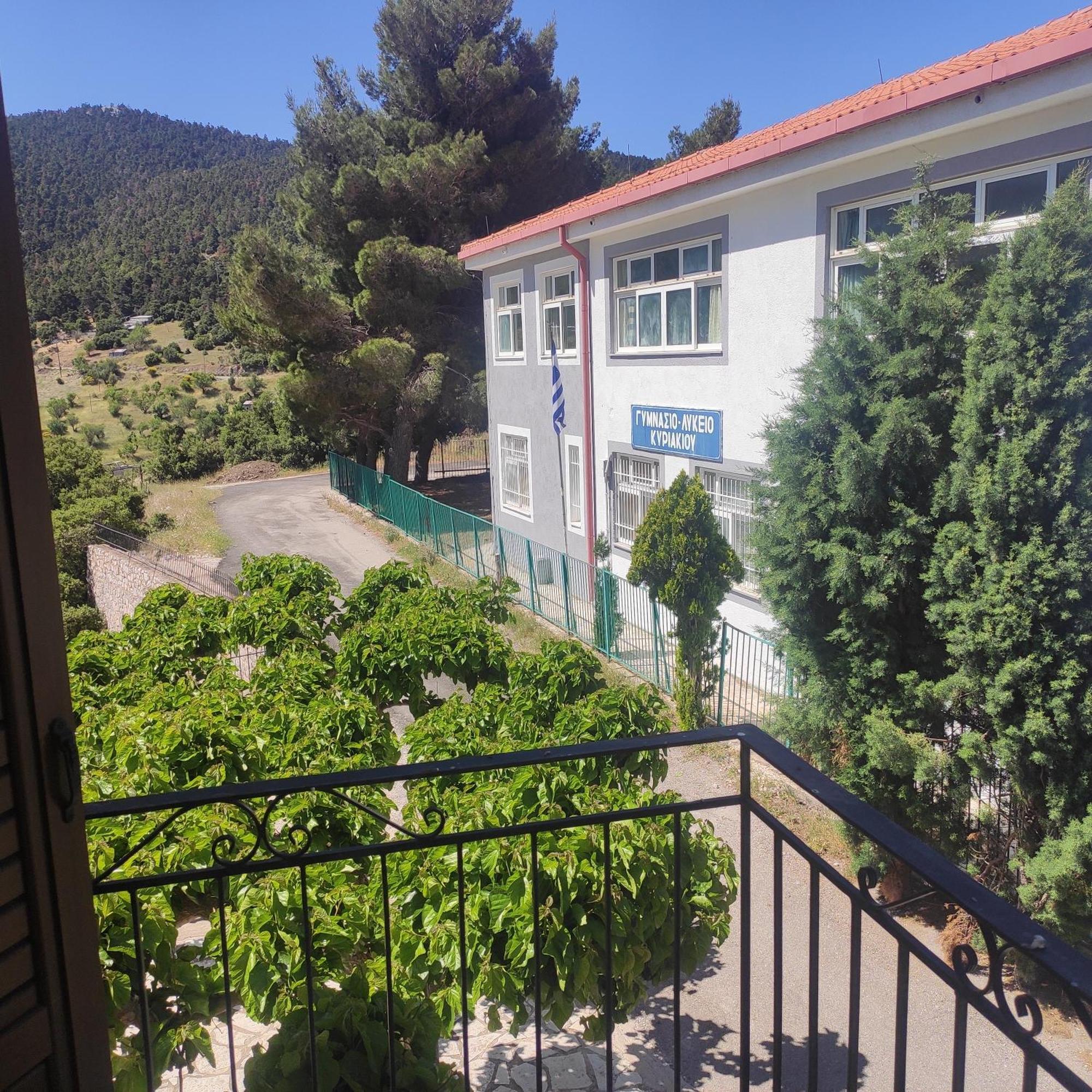 Το Πέτρινο Lägenhet Kiriákion Exteriör bild