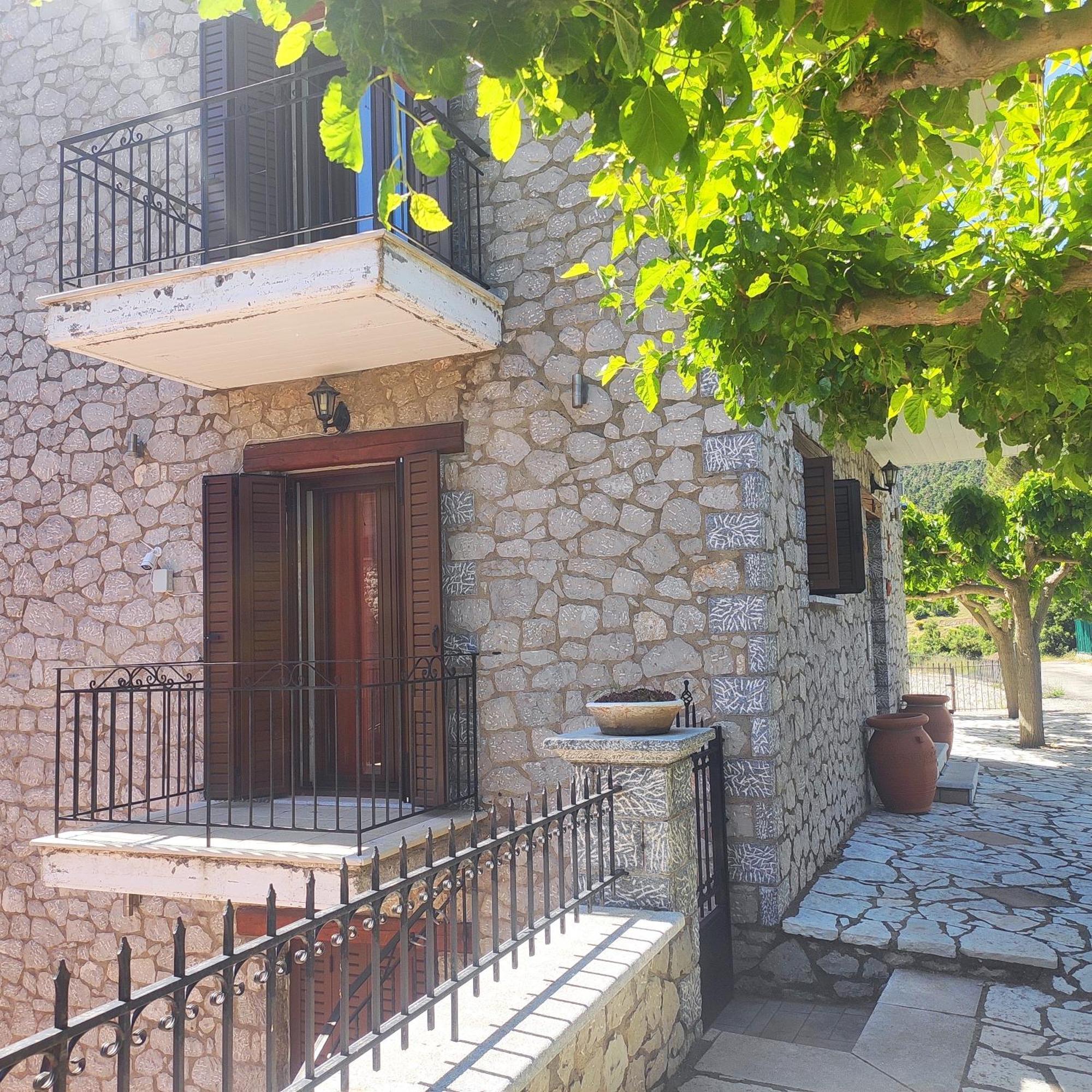 Το Πέτρινο Lägenhet Kiriákion Exteriör bild